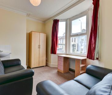 6 bedroom house to rent - Photo 1