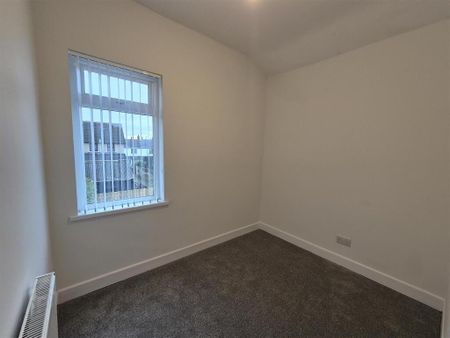 137 Belfast Road, Bangor, BT20 3PP - Photo 2
