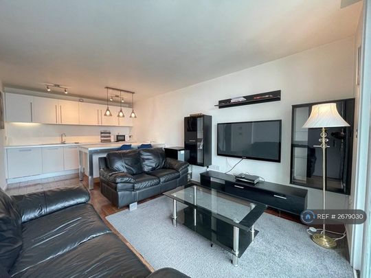 2 bedroom flat to rent - Photo 1