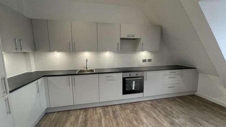 Cambridge Court, Camberley, GU15 - Photo 3