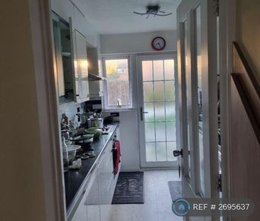 3 bedroom detached house to rent - Photo 2