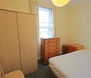 3 bedroom flat to rent - Photo 6