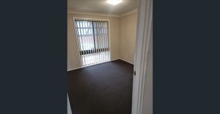 4-Bedroom Family Home in St Andrews, NSW 2566 - Photo 5