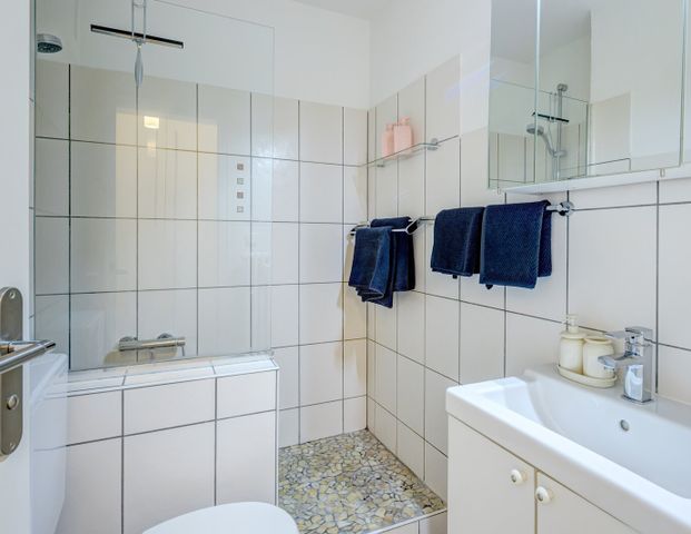 Beautifully furnished apartment in Milbertshofen - Photo 1