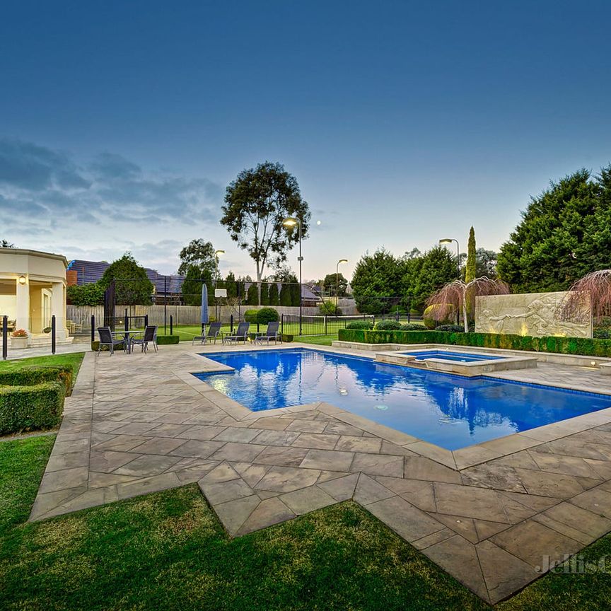 Sophisticated Panache elegance - Photo 1