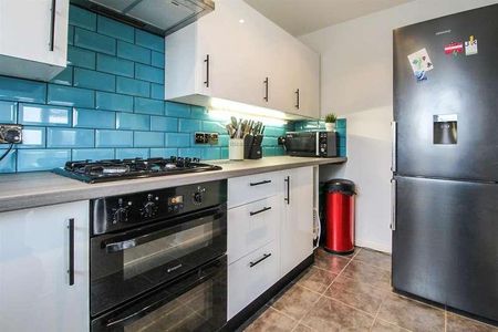 Bower Court, Cippenham Lane, Cippenham, SL1 - Photo 5