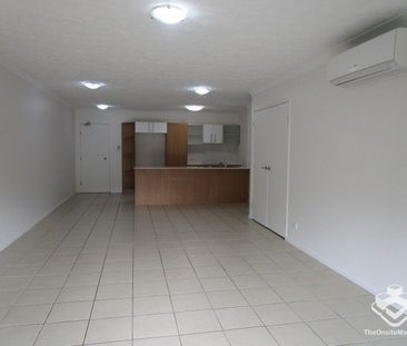 Easy living withing walking distance to beautiful Coolangatta - Photo 2