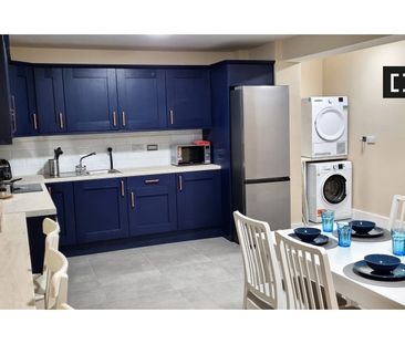 Room in 12-bedroom flat for rent in Inns Quay, Dublin - Photo 6