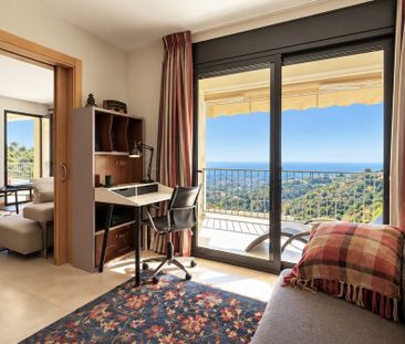 Middle Floor Apartment in Marbella - Photo 3