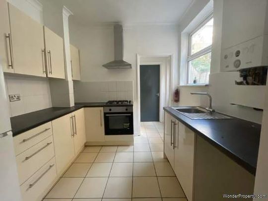 3 bedroom property to rent in Erith - Photo 1