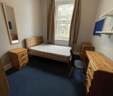 4 bedroom flat to rent - Photo 3