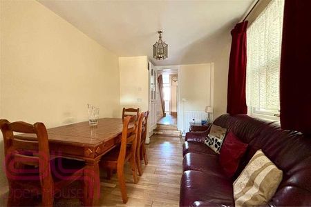 Staines Road, Hounslow, TW3 - Photo 3