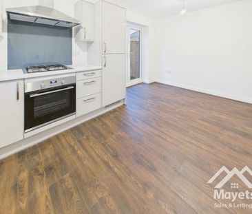 3 bedroom semi-detached house to rent - Photo 4