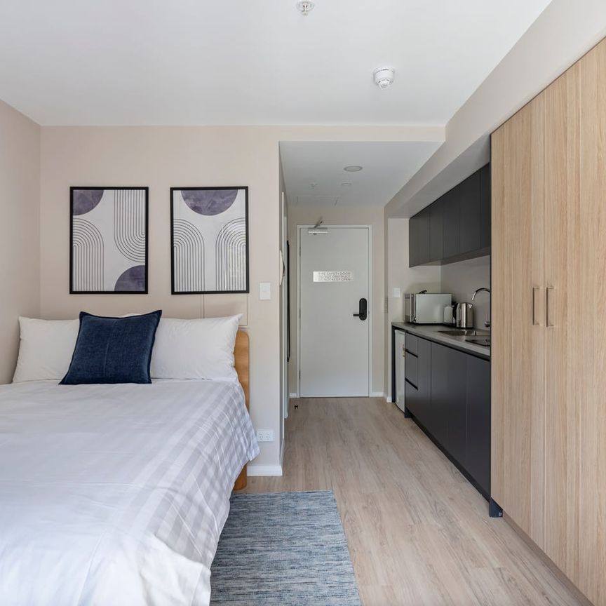 Fully Furnished | All Bills Included - Photo 1