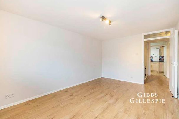 Closemead Close, Northwood, HA6 - Photo 1