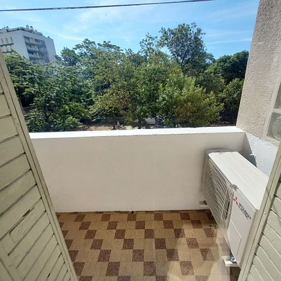 Appartement 3 pièces 54m2 MARSEILLE 13EME 800 euros - Photo 1