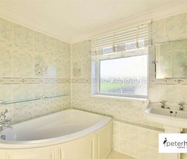 Warwick Drive, East Herrington, Sunderland, SR3 - Photo 5