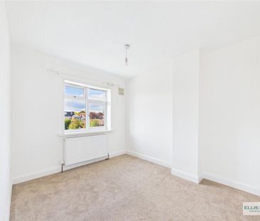 4 bedroom semi-detached house to rent - Photo 4