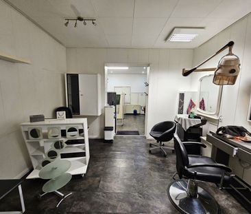 Tolle Gewerbefläche (aktuell noch Friseur) in attraktiver Lage in D... - Photo 1