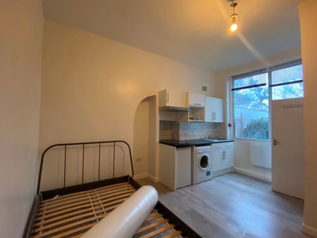 Studio Flat, Auckland Road, SE19 - Photo 4
