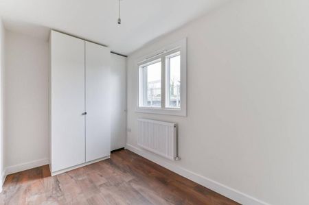 4 bedroom flat to rent - Photo 2