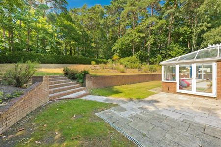 4 bedroom detached house to rent - Photo 5