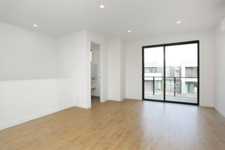 42 Kenswick Street, Point Cook VIC, Belconnen - Photo 2