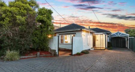 “Stylish and low maintenance living!” - Photo 3