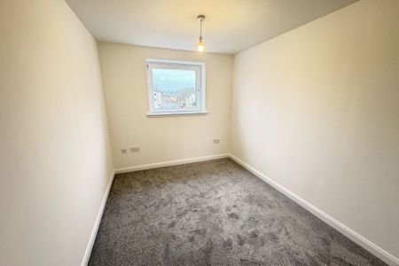 2 Bed, Flat - Photo 3