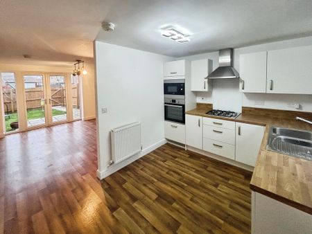 2 bedroom terraced house to rent - Photo 4