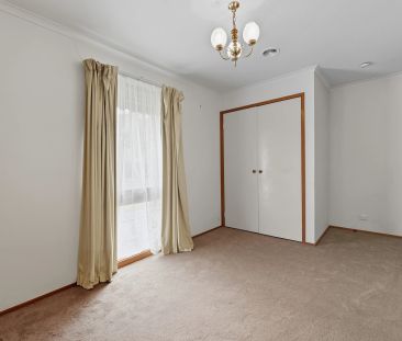 3 BEDROOM HOME WITH REAR ACCESS IN THE HEART OF WERRIBEE - Photo 6