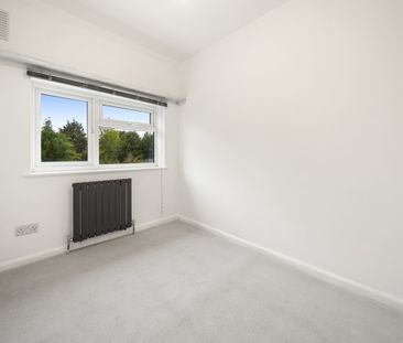 Cuff Crescent, Eltham SE9 - Photo 6