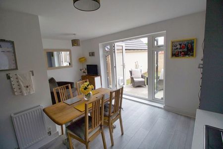 3 bedroom detached house to rent - Photo 5