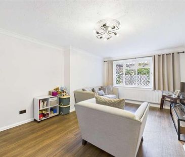 Drayhorse Drive, Bagshot, Surrey, GU19 - Photo 6