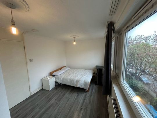 Room in a Shared Flat, Whytlaw House, E3 - Photo 1