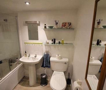 Fernbank Rd, Redland, Bristol, BS6 - Photo 2