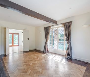 6 bedroom detached house to rent - Photo 2