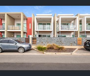 Modern Style meets Port Side Living - Photo 5