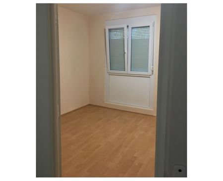 Építők útján,2 szobás lakás kiadó!!!!. - Fotó 2