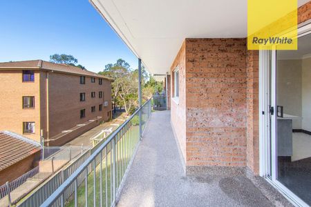 SPACIOUS 2 BEDROOM UNIT ON THE FIRST FLOOR OF A SECURE COMPLEX - Photo 5