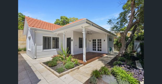 Escape to your dream home! Nestled in a tranquil neighbourhood - Photo 1