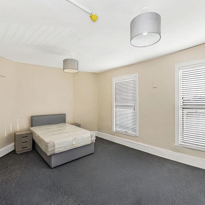 1 bedroom in a house share to rent - Photo 1