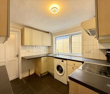 3 bedroom terraced house to rent - Photo 3