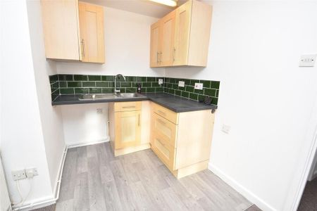 1 bedroom flat to rent - Photo 4