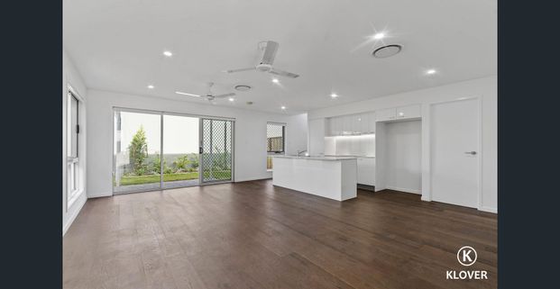 🏡 Exquisite 4-Bedroom Home: The Ideal Modern Family Haven! - Photo 1