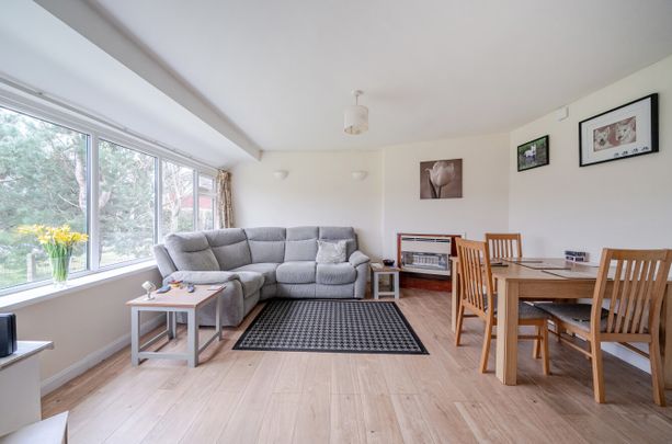 2 bedroom semi-detached bungalow to rent - Photo 1