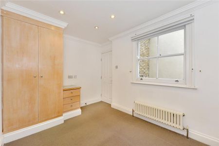 2 bedroom mews to rent - Photo 4
