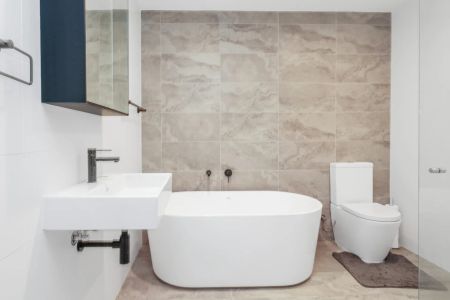 Modern & Convenient Two Bedroom Apartment - Photo 5