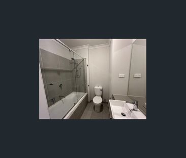 Brand New Family Home in WOLLERT! - Photo 4