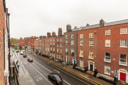 Apartment to rent in Dublin, Clare St - Photo 2